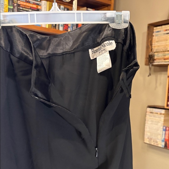 Ronni Nicole Black Maxi Skirt - Picture 4 of 4